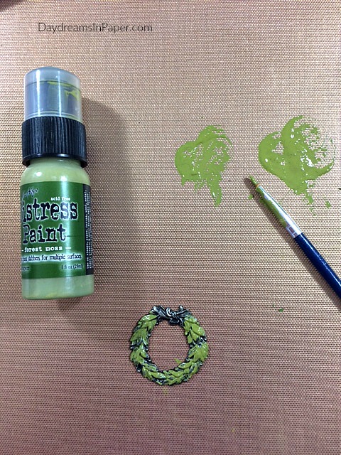 Painting A Metal Christmas Wreath With Distress Paint