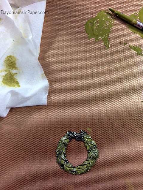 Painting Metal Christmas Wreath With Distress Paint
